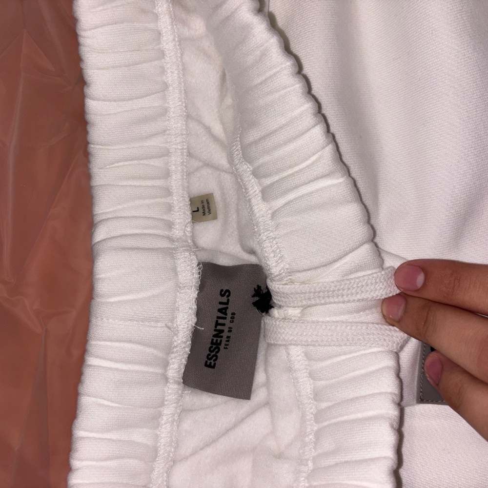 Essentials Classic White shorts